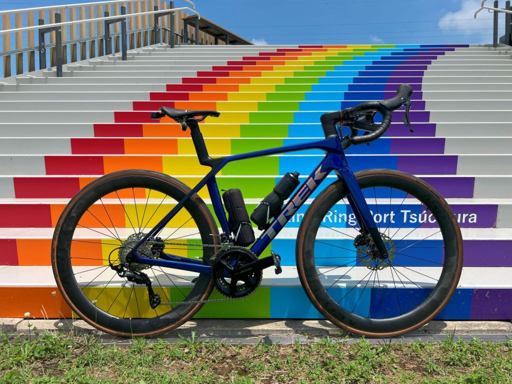 トレックマドン8 ホイールとタイヤ新品